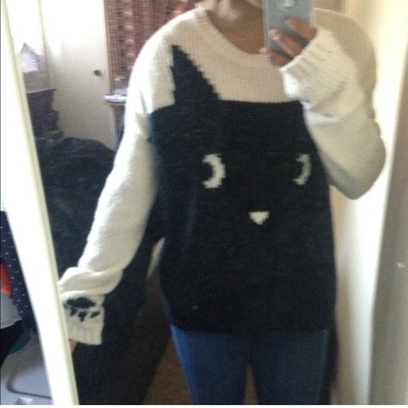 Adorable, warm kitty sweater - Picture 3 of 7